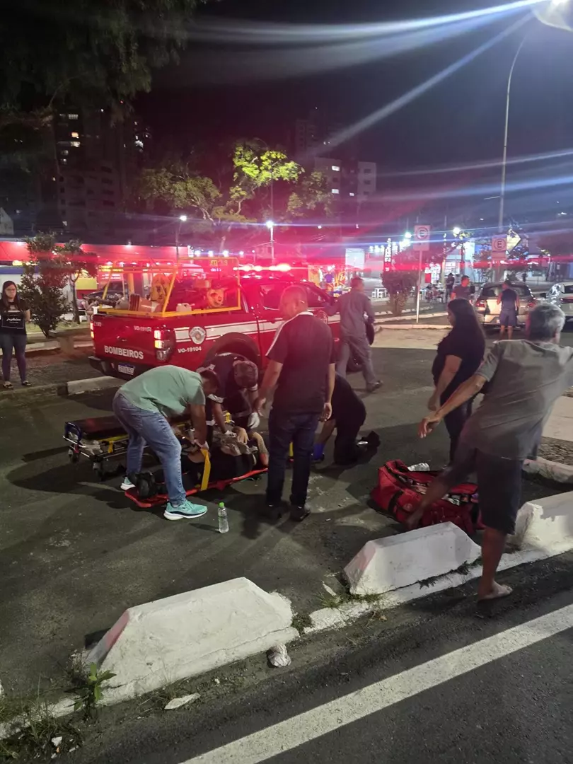 Acidente entre bicicleta motorizada e motocicleta deixa feridos